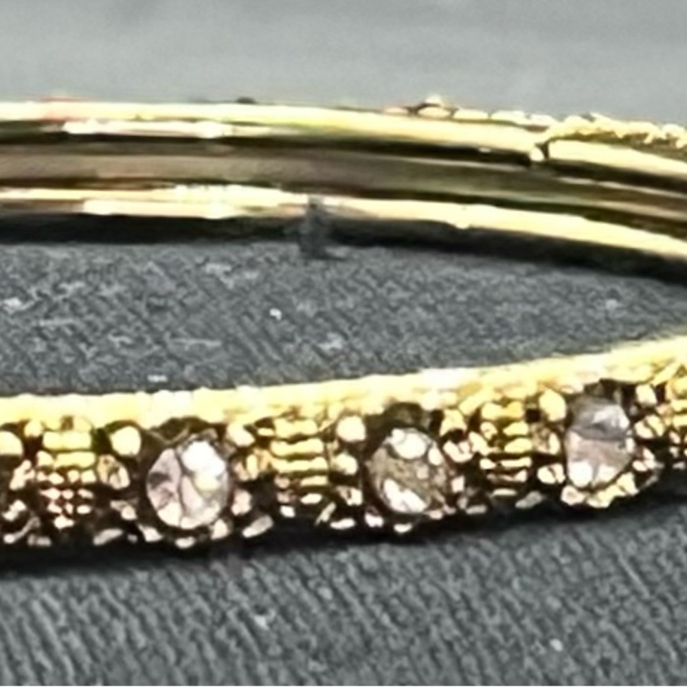 Bracelets - Picture 10 of 13